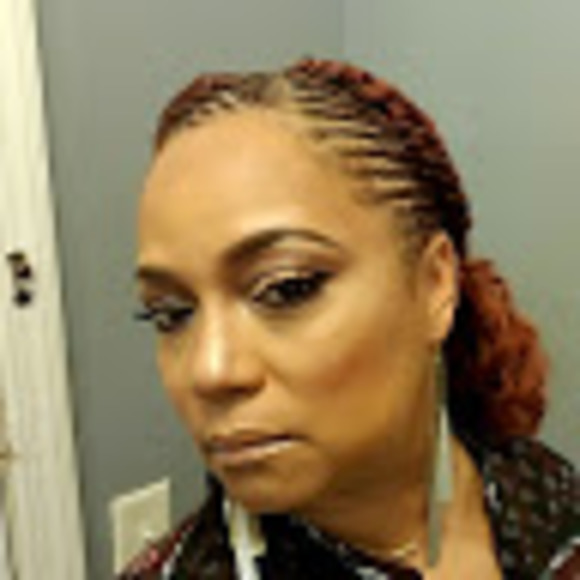 Meet your Posher, Chanel - Picture 1 of 1